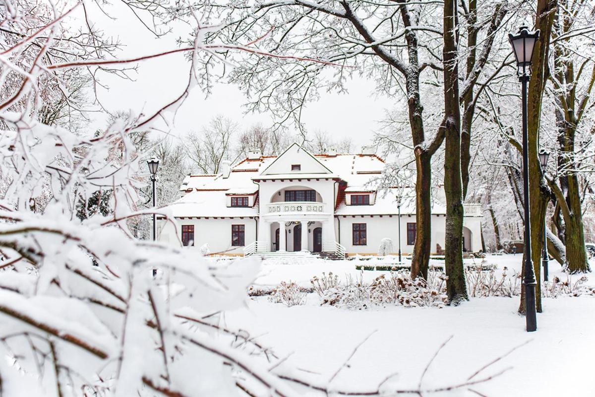 Rezydencja Dwor Polski Bełchatów エクステリア 写真